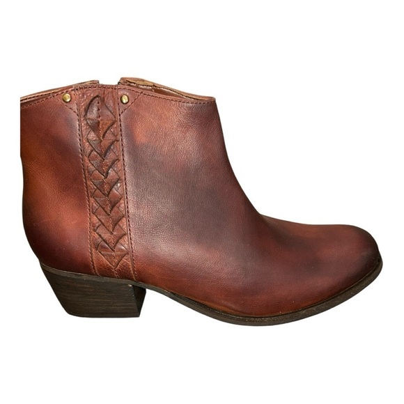 Clarks Maypearl Fawn Women’s Heeled Bootie – Dark Brown Leather Size 9 main image 6